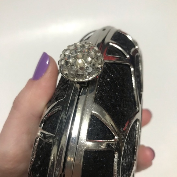 3 for $20 🌸 Charming Charlie Mermaid Scale Chrome and Glitter Minaudière - Picture 5 of 8